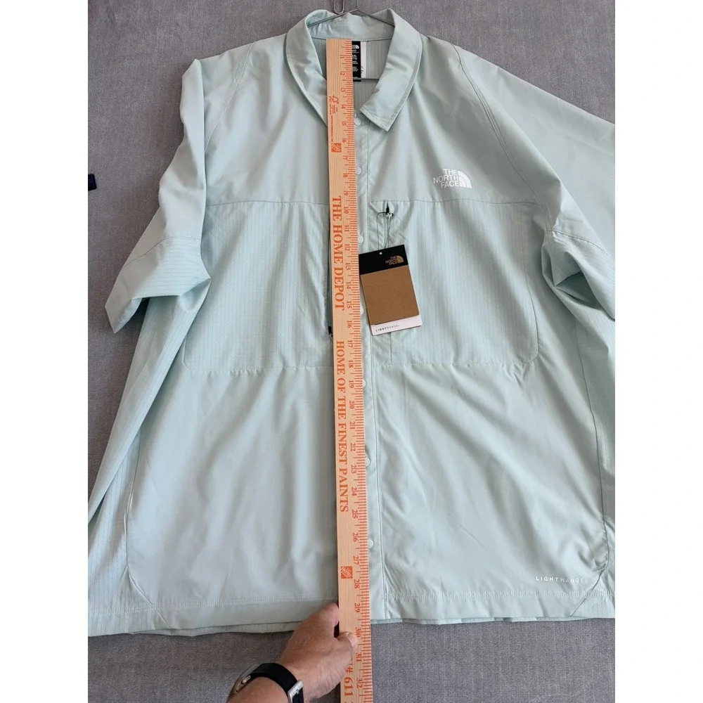 The North Face LIGHTRANGE Short-Sleeve Shirt TNF green Dune Size Men Medium NWT